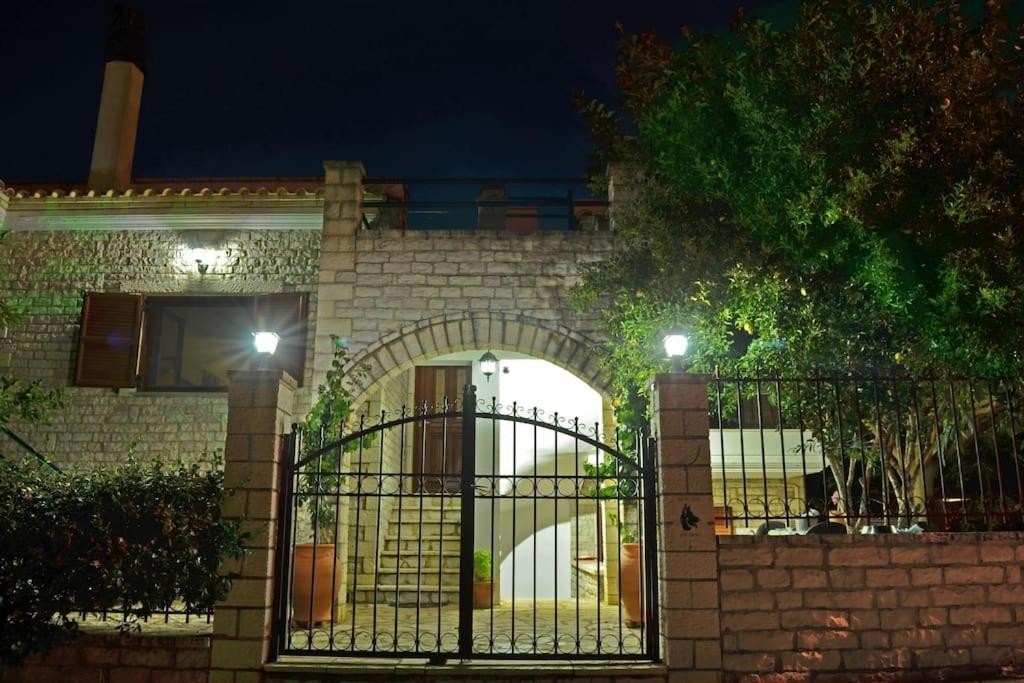 Ferienwohnung Το Πετρινο - Καλοκαιρινό Σπίτι Κοντά Στα Σύβοτα - Φασκομηλια Faskomilia Exterior foto